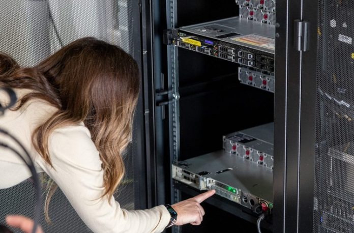 Ericsson achieves Cloud RAN call with Intel on HPE server