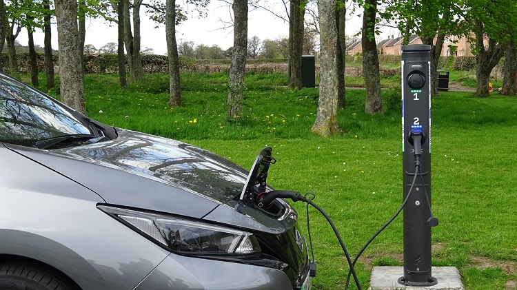 BT installs EV charge point powered from a street cabinet